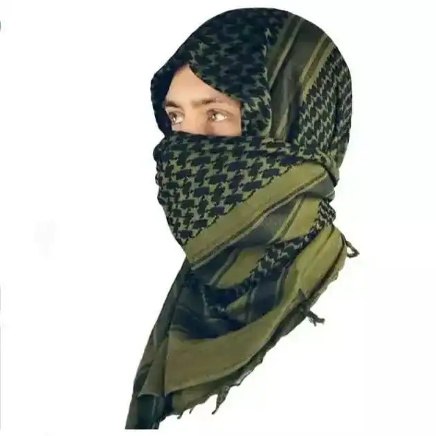 مدل بستن شال شماق سبز بر روی سر و صورت به سبک پوششی