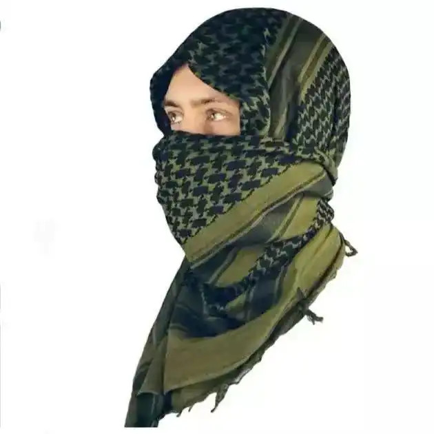 مدل بستن شال شماق سبز بر روی سر و صورت به سبک پوششی